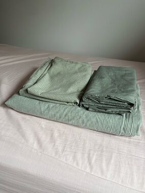 Striped Duvet Cover And Pillowcases